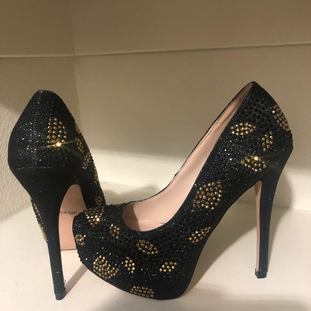 Shows heels